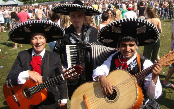 Los hermanos de la Guitarra duo